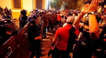 Represión policial, muerte y heridos en manifestación contra Marito